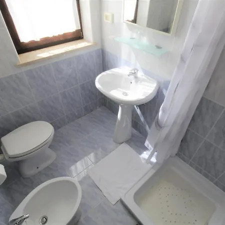 With Pool Albina Hiša za goste