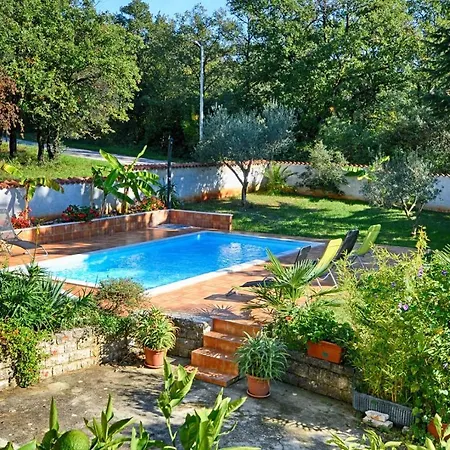 With Pool Albina 4* Valica