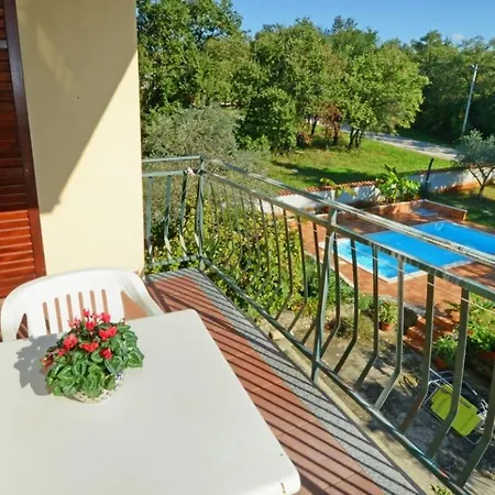 With Pool Albina Affittacamere Valizza