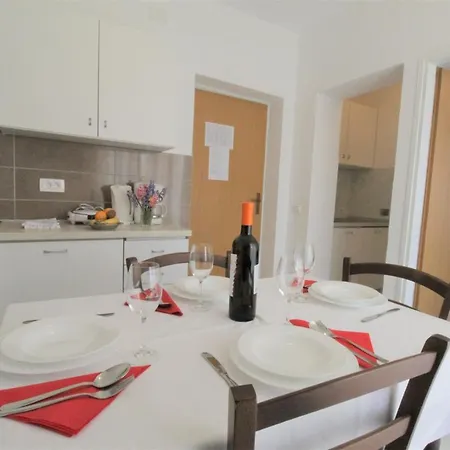 Guest house With Pool Albina