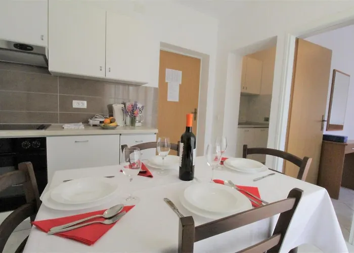 Konukevi With Pool Albina