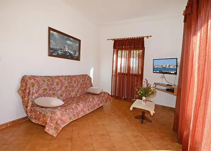 With Pool Albina Konukevi