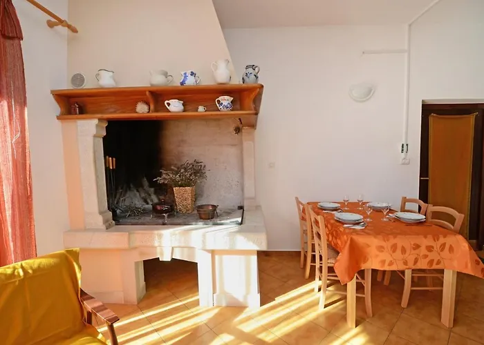 With Pool Albina Konukevi