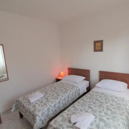 With Pool Albina Valica