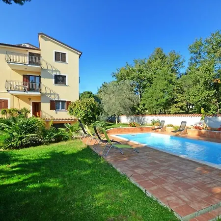 Maison d'hôtes With Pool Albina Umag
