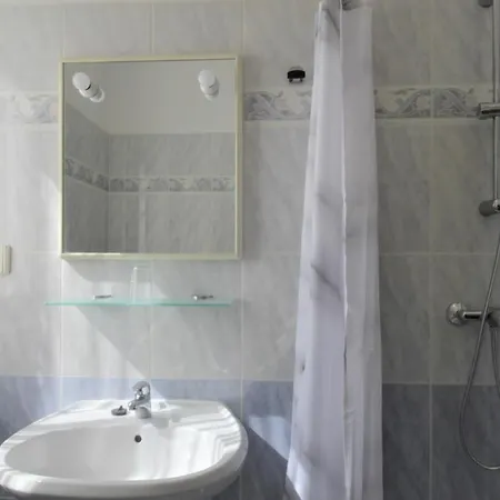 With Pool Albina Gasthuis