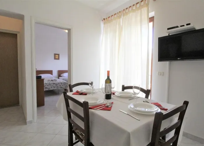 بيت ضيافة With Pool Albina 4*