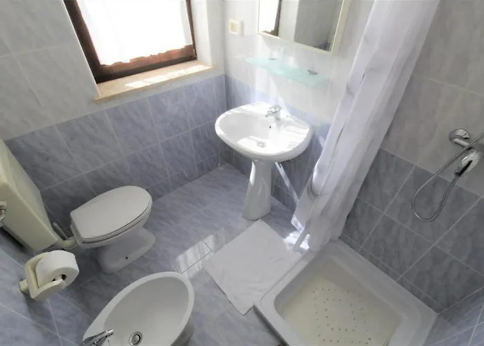 With Pool Albina بيت ضيافة