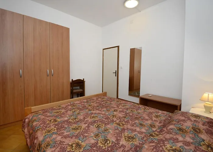 With Pool Albina بيت ضيافة Valizza